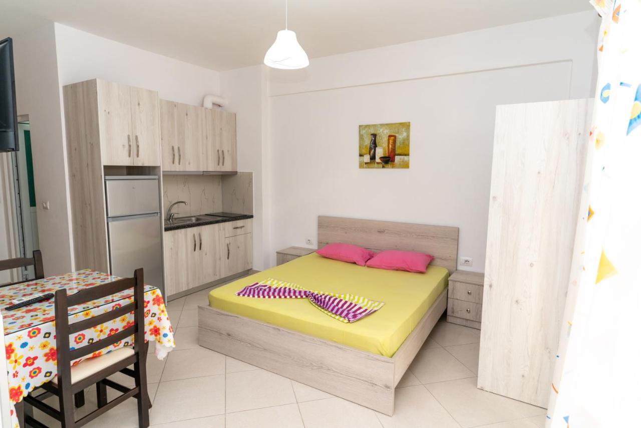Sheme'S Apartments Sarandë Esterno foto