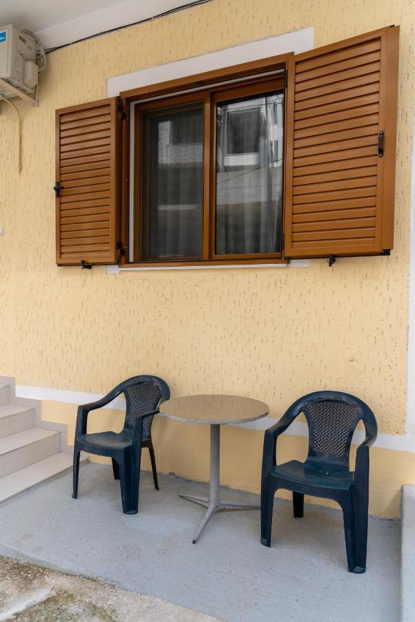Sheme'S Apartments Sarandë Esterno foto