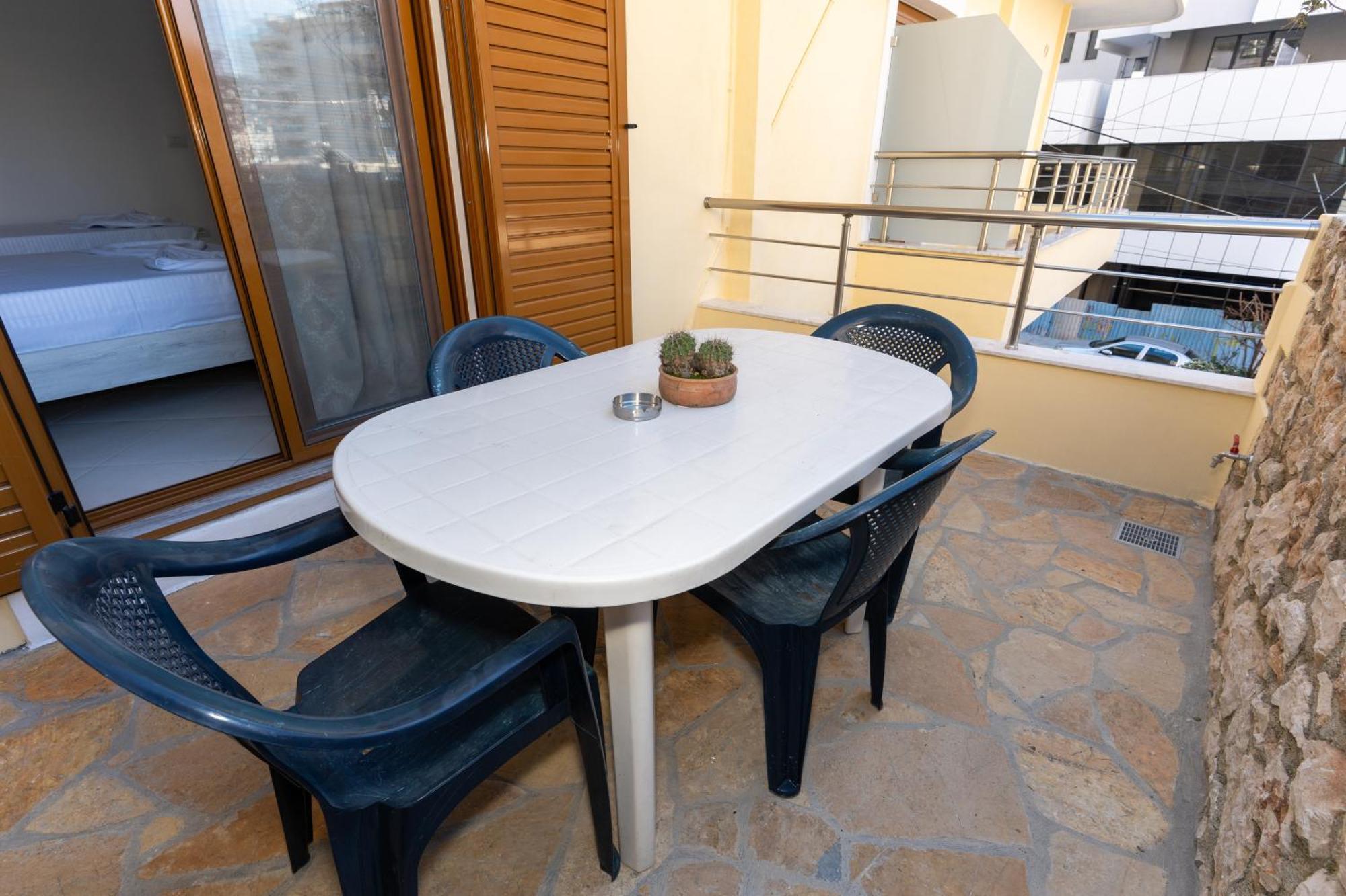 Sheme'S Apartments Sarandë Esterno foto